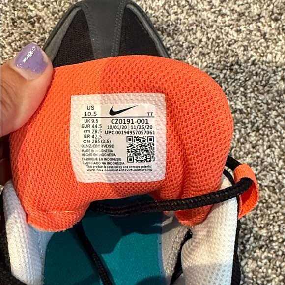 Nike Air Max Black with Orange Highlights - Picture 4 of 4